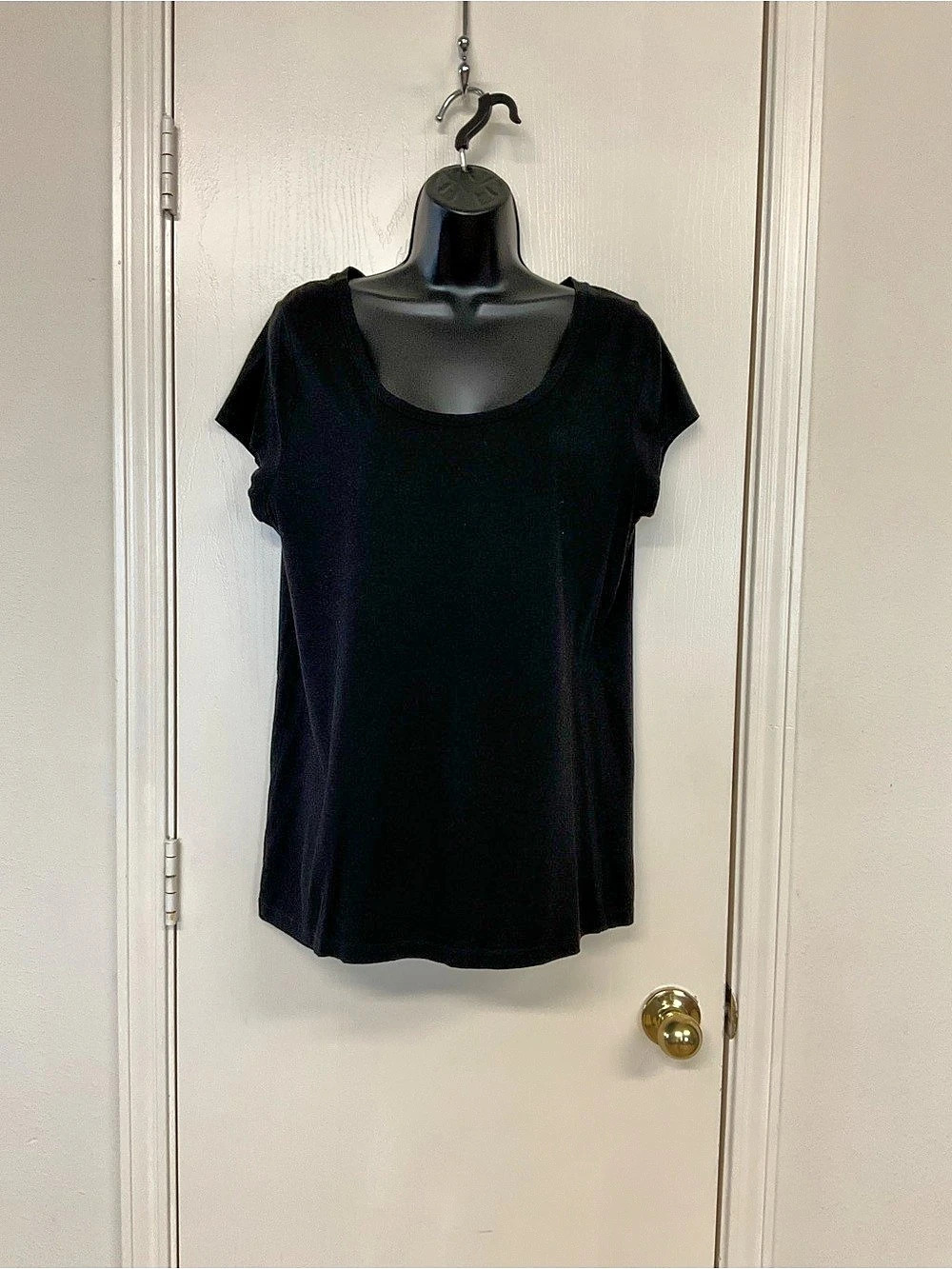 🌺$4.00 must bundle 🌺Ann Taylor LOFT Short Sleeve Scoop Neck Tee